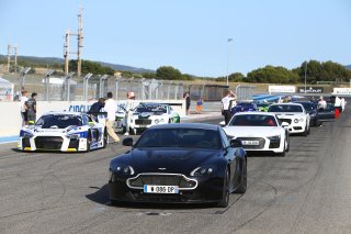 SUPERCARS ON TRACK
