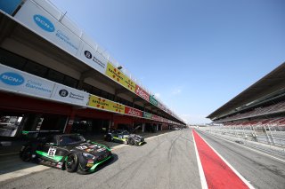 PITLANE DURING SETUP DAY