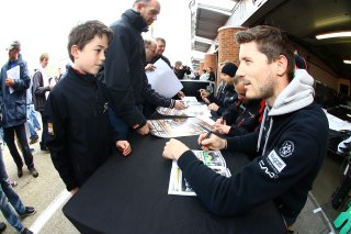 #55 ATTEMPTO RACING (DEU) MCLAREN 650 S GT3 KEVIN ESTRE (FRA) WITH A YOUNG FAN