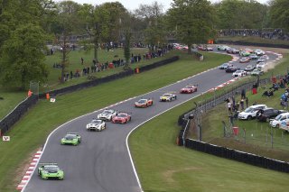 START OF THE MAIN RACE