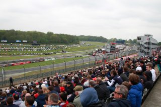 AMBIANCE CROWD