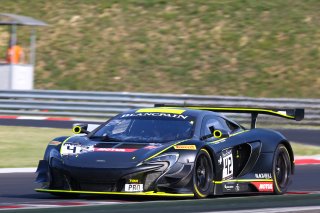 #42 STRAKKA MOTORSPORT (GBR) MCLAREN 650S GT3 MARTIN KODRIC (CRT) LEWIS WILLIAMSON (GBR)