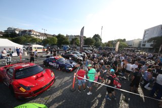 AMBIANCE CROWD DURING PARADE