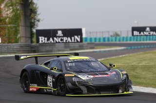 #42 STRAKKA MOTORSPORT (GBR) MCLAREN 650S GT3 MARTIN KODRIC (CRT) LEWIS WILLIAMSON (GBR)