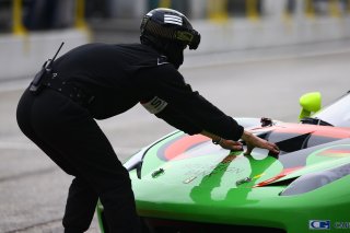 #333 RINALDI RACING (DEU) FERRARI 458 ITALIA GT3 MECHANIC