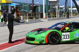 #333 RINALDI RACING (DEU) FERRARI 458 ITALIA GT3 MARCO SEEFRIED (DEU) NORBERT SIEDLER (AUT)