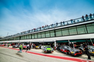 AMBIANCE PITLANE BEFORE QUALIFICATION