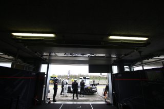 #88 REITER ENGINEERING (DEU) LAMBORGHINI GALLARDO LP560-4 R EX ALBERT VON THURN UND TAXI (DEU) NICK CATSBURG (NDL)