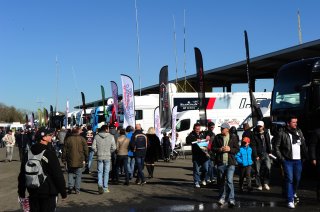 AUTOGRAPH SESSION