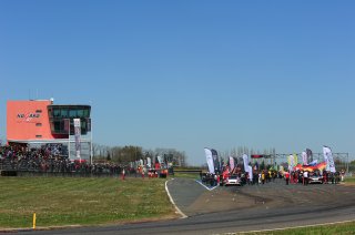 AMBIANCE STARTING GRID MAIN RACE