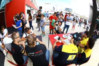 AMBIANCE AUTOGRAPH SESSION