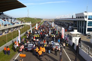 STARTING GRID OF THE MAIN RACE