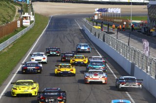 START OF THE MAIN RACE