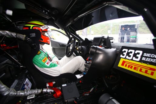 #333 RINALDI RACING (DEU) FERRARI 458 ITALIA GT3 JEROEN BLEEKEMOLEN (NLD) NORBERT SIEDLER (AUT) | OLIVIER BEROUD / VISION SPORT AGENCY
