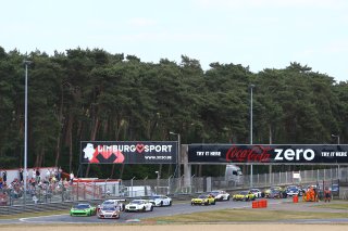 START OF THE MAIN RACE