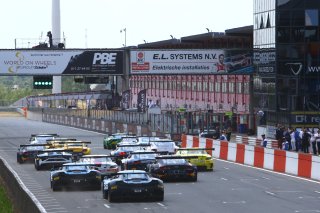START OF THE MAIN RACE