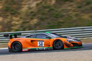 #58 STRAKKA RACING (GBR) MCLAREN 650S GT3 ALVARO PARENTE (PRT) BEN BARNICOAT (GBR)