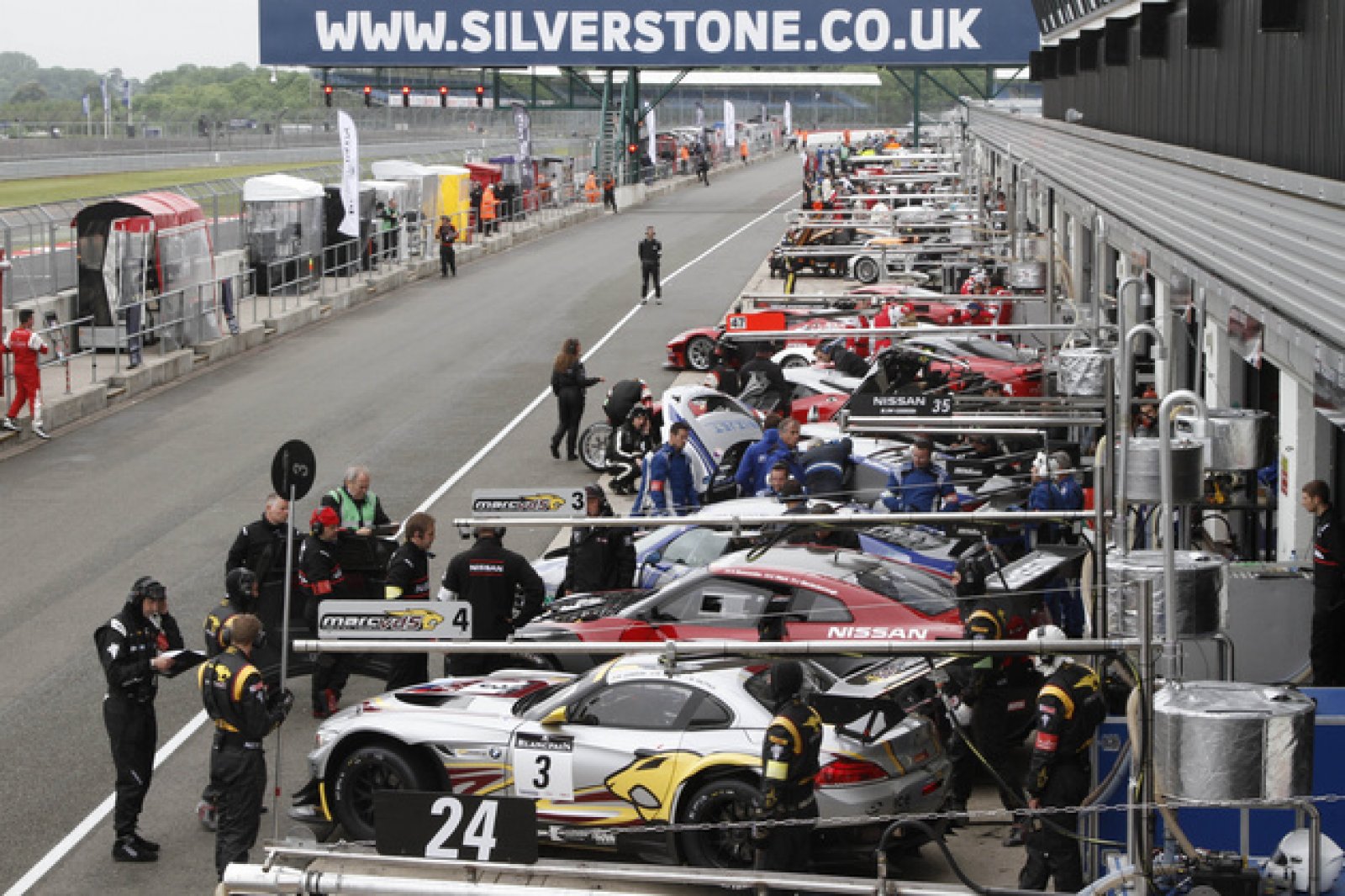 EPIC SILVERSTONE SHOWDOWN FOR COLOSSAL GT3 GRID