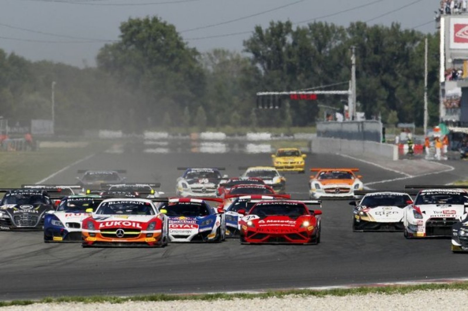 Simonsen and Afanasiev upset the formbook at Slovakia Ring