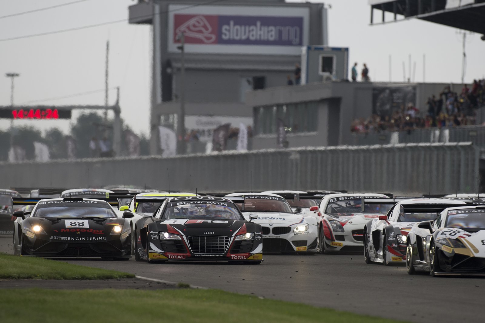 Laurens Vanthoor and Cesar Ramos win dramatic qualifying race