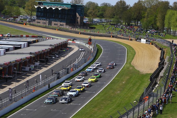 Qualifying Race Brands Hatch : Dominant win for Vanthoor and Frijns