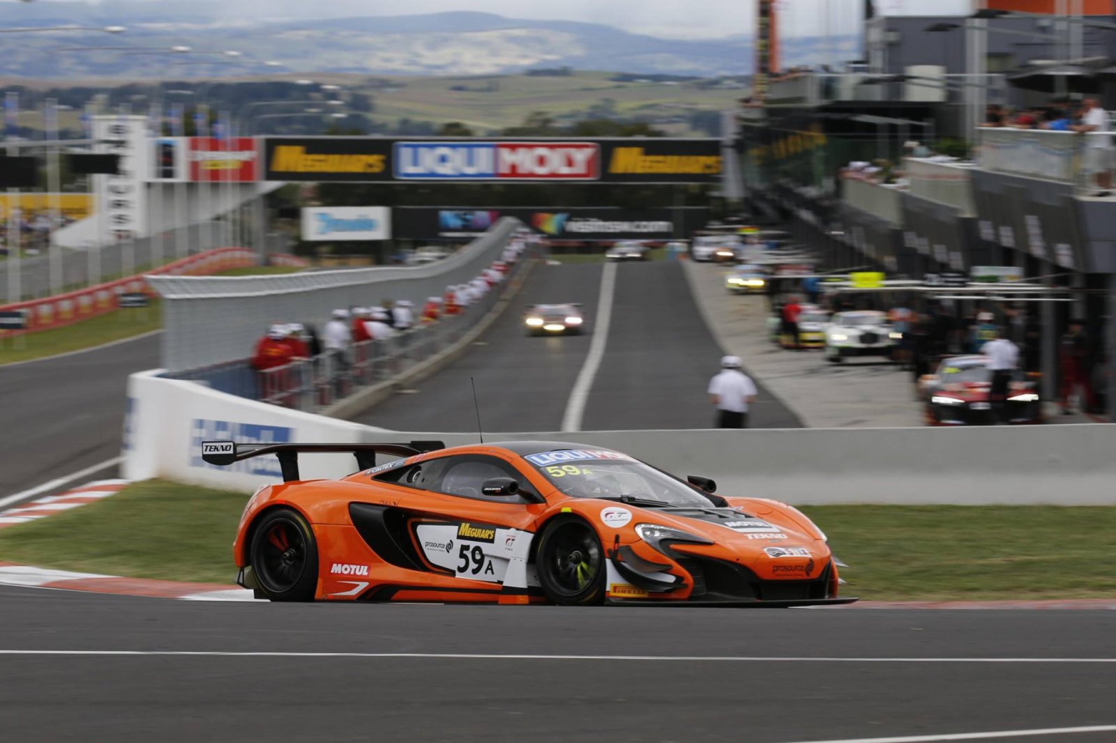 Fabulous pole for Van Gisbergen and McLaren - Intercontinental GT Challenge - Bathurst 12 Hour