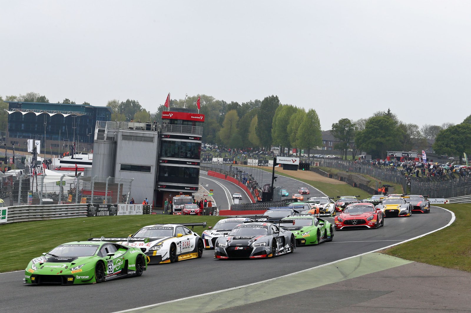 Bortolotti and Engelhart take Lamborghini to qualifying race win