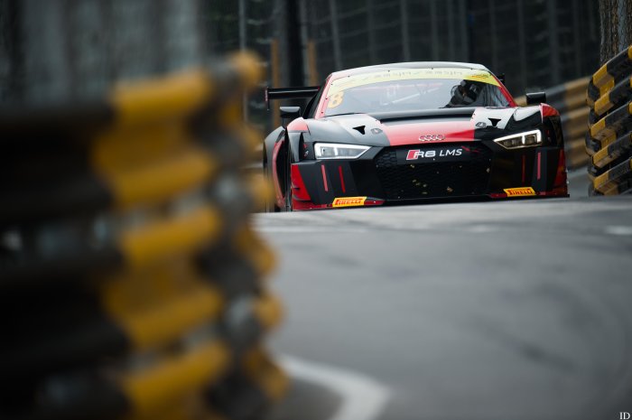 Laurens Vanthoor wins Qualifying Race in Macau FIA GT World Cup