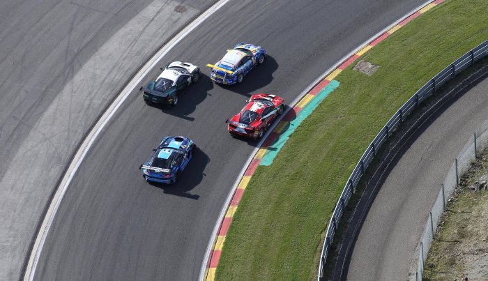 Meer dan zestig bolides voor officiële testdag Total 24 Hours of Spa