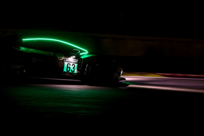 Na tien uur niets tussen Orange1 FFF Racing Lamborghini en Audi Sport Team WRT