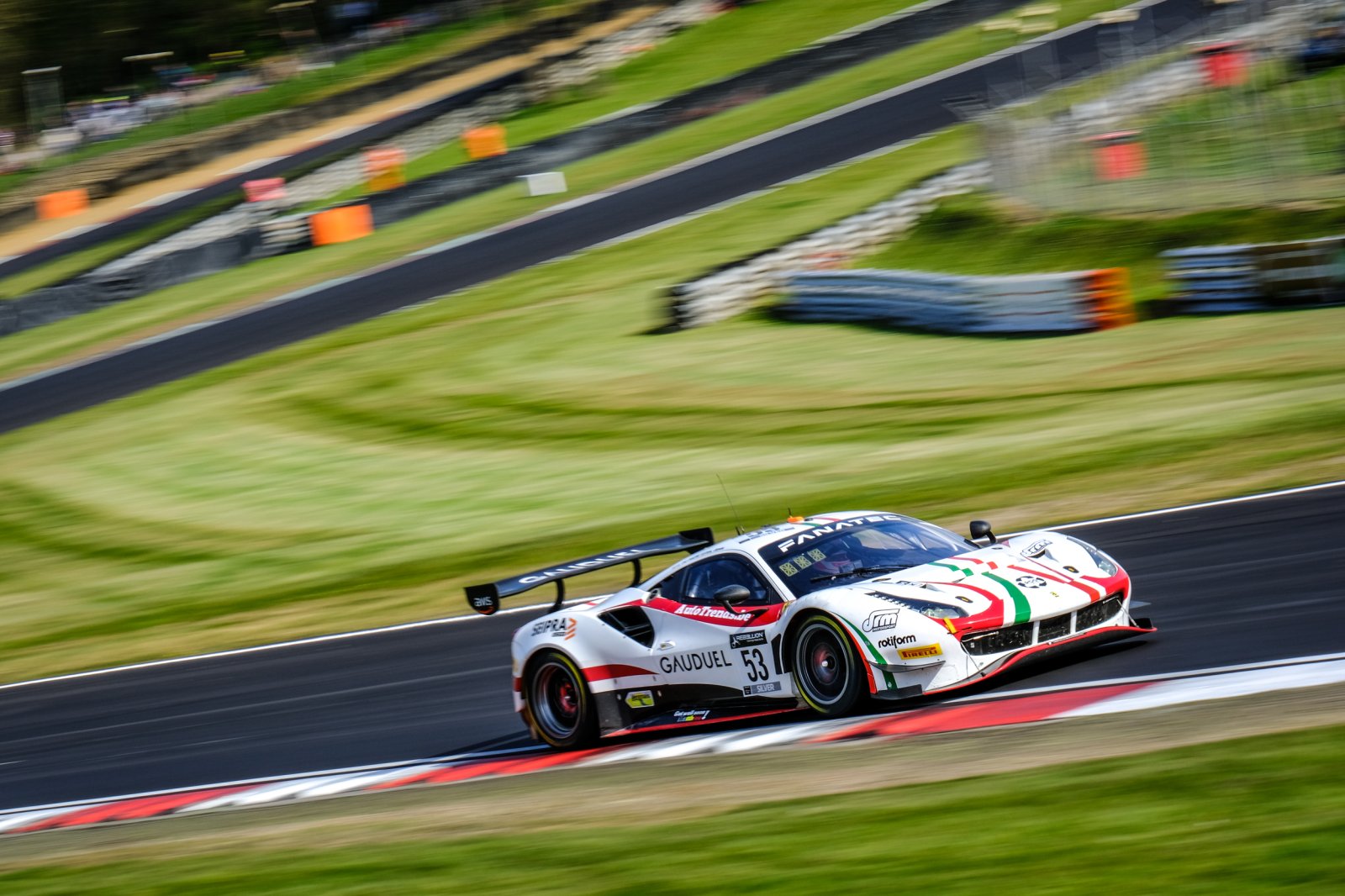 Marciello and De Pauw share overall pole positions for 2022 Sprint Cup opener at Brands Hatch