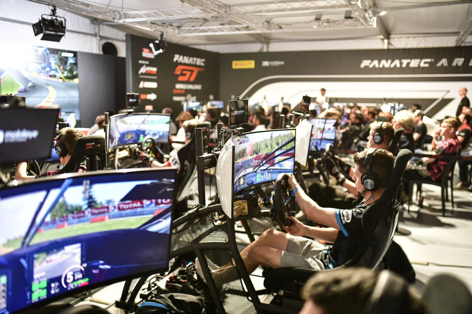 New professional sim series joins 2023 SRO Esports roster  