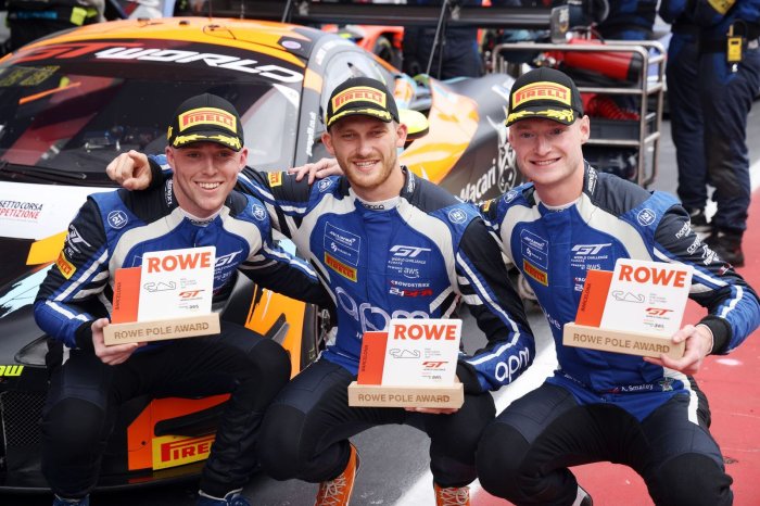QUALIFYING: Garage 59 McLaren locks out front row for season decider