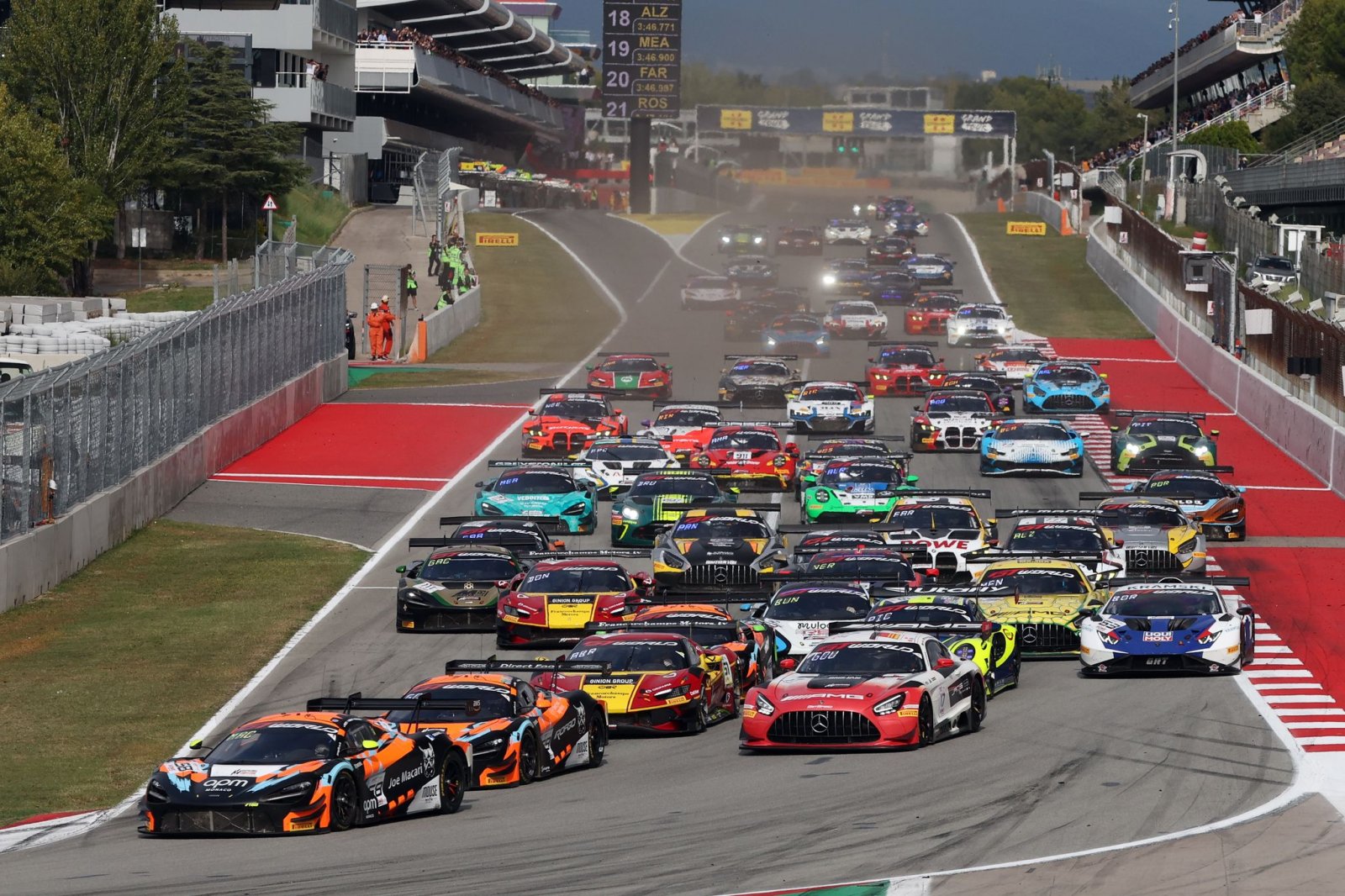 Porsche claims maiden Endurance Cup title with Rutronik Racing as Garage 59 McLaren dominates sensational season finale in Barcelona 
