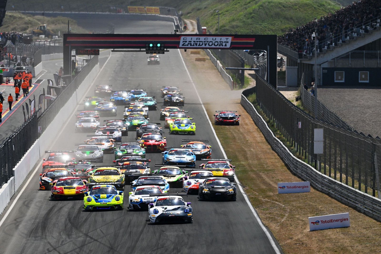 RACE 1: Niederhauser and Müller give Rutronik Racing Porsche victory at Zandvoort