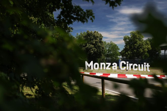 FRIDAY AT MONZA: Mercedes-AMG shows its speed 