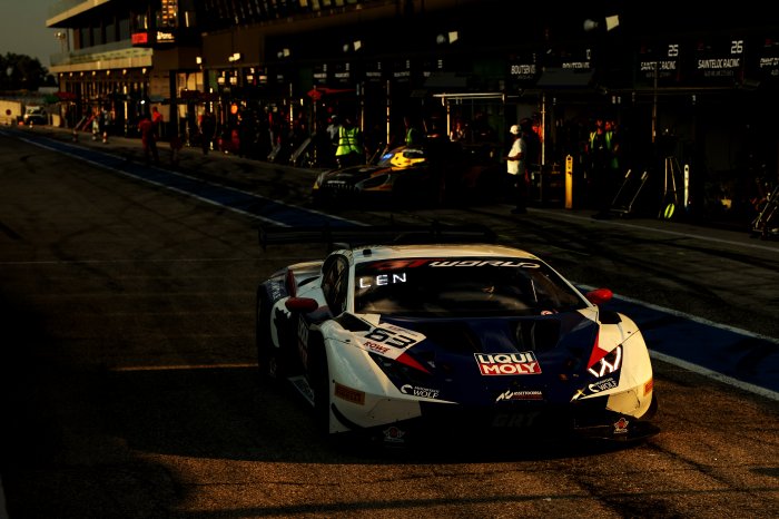 PRE-QUALIFYING: Pepper edges Abril to put Lamborghini on top at home