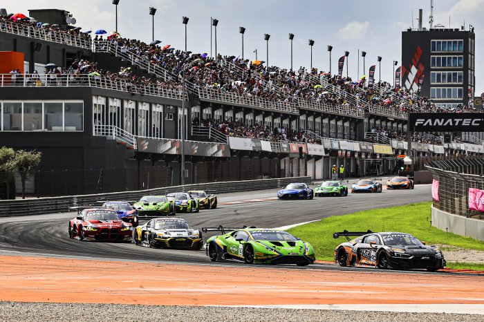 5 reasons to join us at Valencia