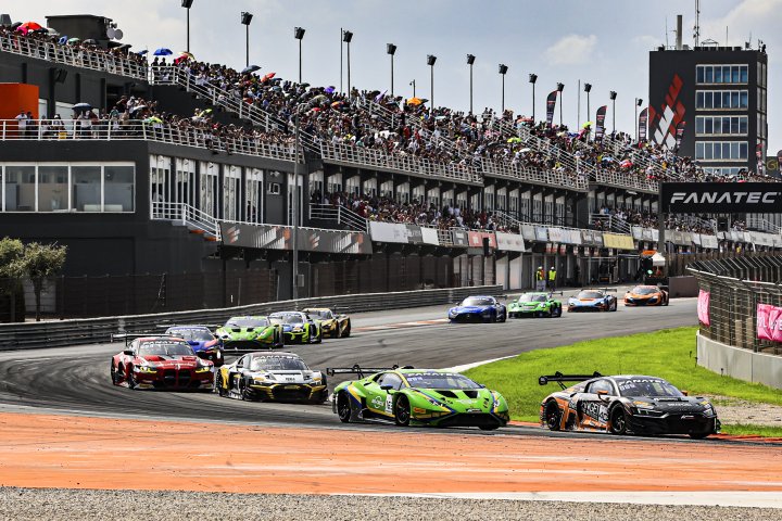 5 reasons to join us at Valencia