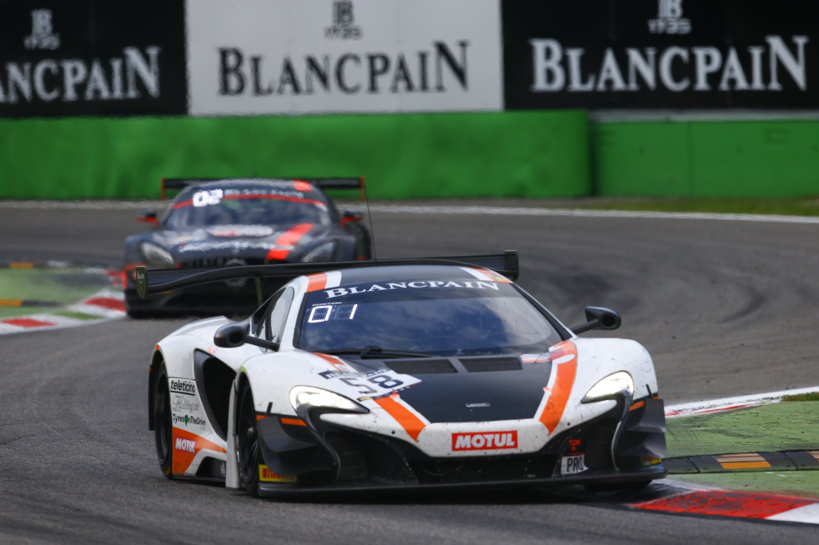 GT World Rewind: How McLaren mastered Monza in 2016