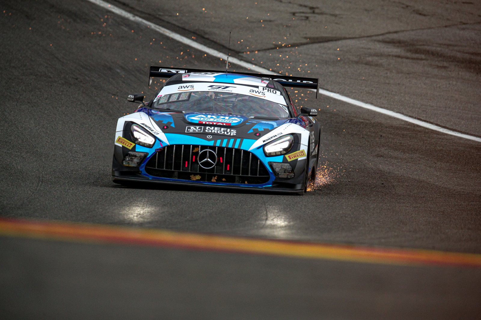 2-Hour Update: Marciello holds on to narrow lead for Mercedes-AMG Team AKKA ASP