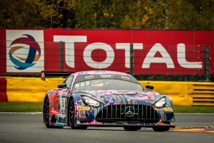 Drukke dag op de piste start van editie 2020 van Total 24 Hours of Spa