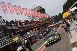 AMBIANCE PIT LANE