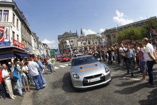 PARADE SPA ATMOSPHERE NISSAN OFFICIAL CAR