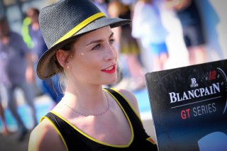 Race, Gridgirls
