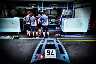 Setup & Briefing
