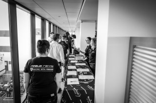 Setup & Briefing
