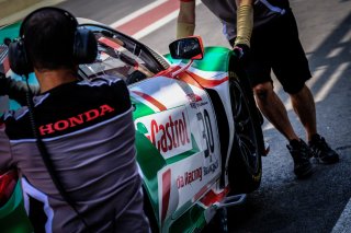 Honda Racing NSX, Pitlane
