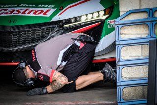 Honda Racing NSX, Pitlane

