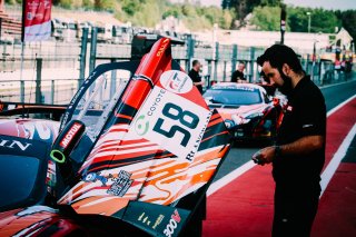 #58 Garage 59 GBR McLaren 650 S GT3 - Côme Ledogar FRA Ben Barnicoat GBR Olivier Pla FRA - -, Pitlane Ambiance
